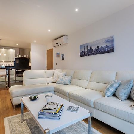 Veeve - Modernist Wharf Apartment Лондон Екстериор снимка