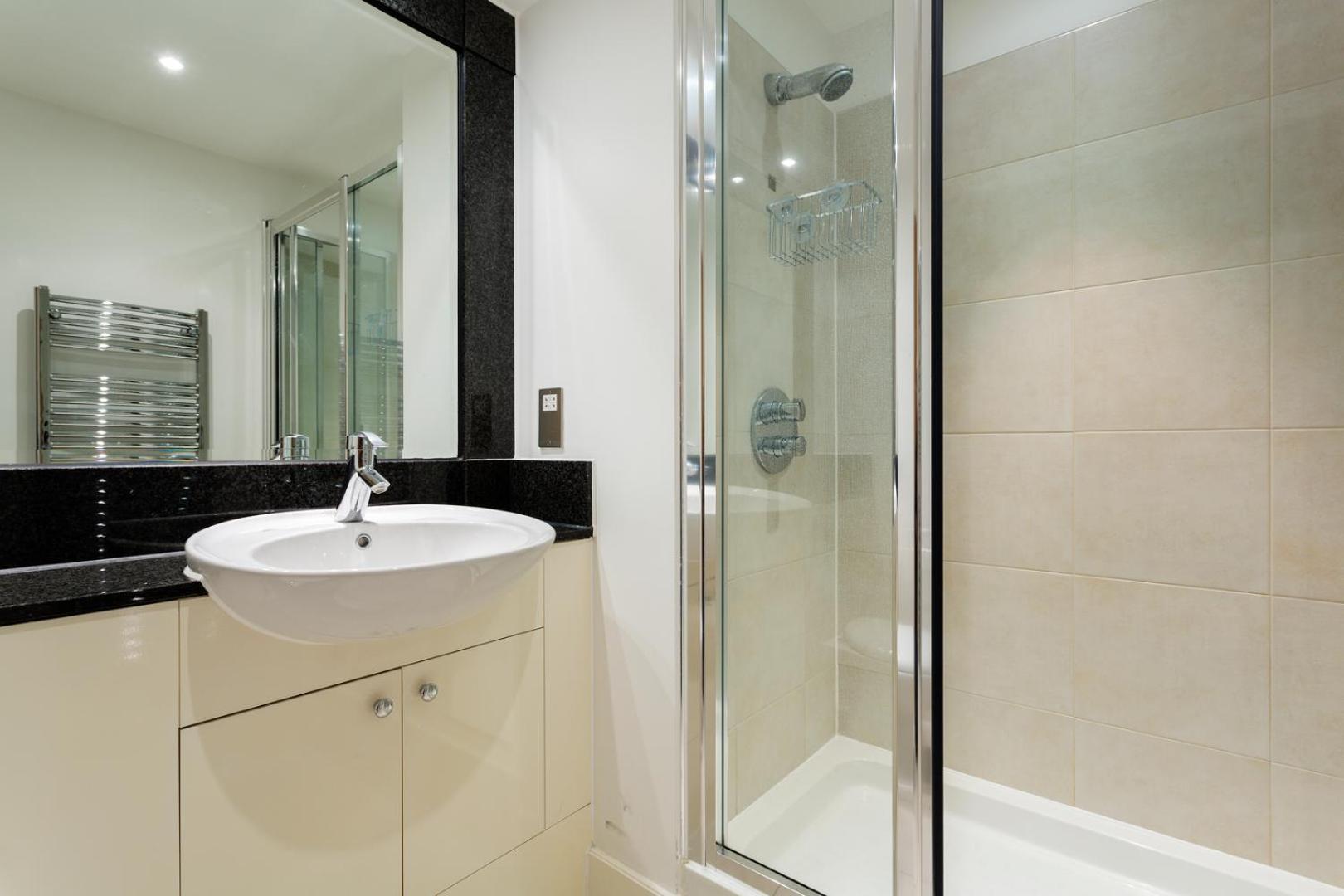 Veeve - Modernist Wharf Apartment Лондон Екстериор снимка