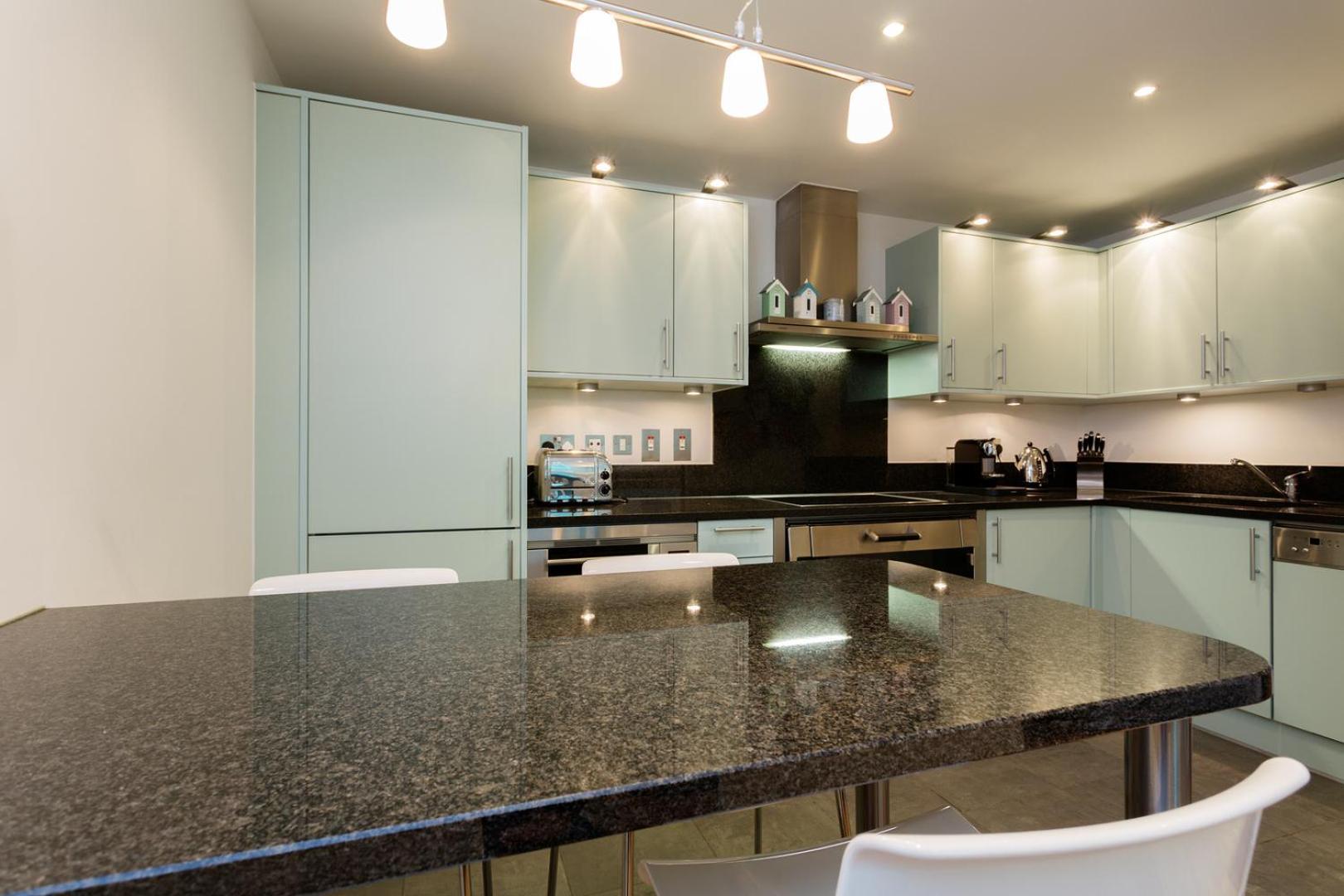 Veeve - Modernist Wharf Apartment Лондон Екстериор снимка