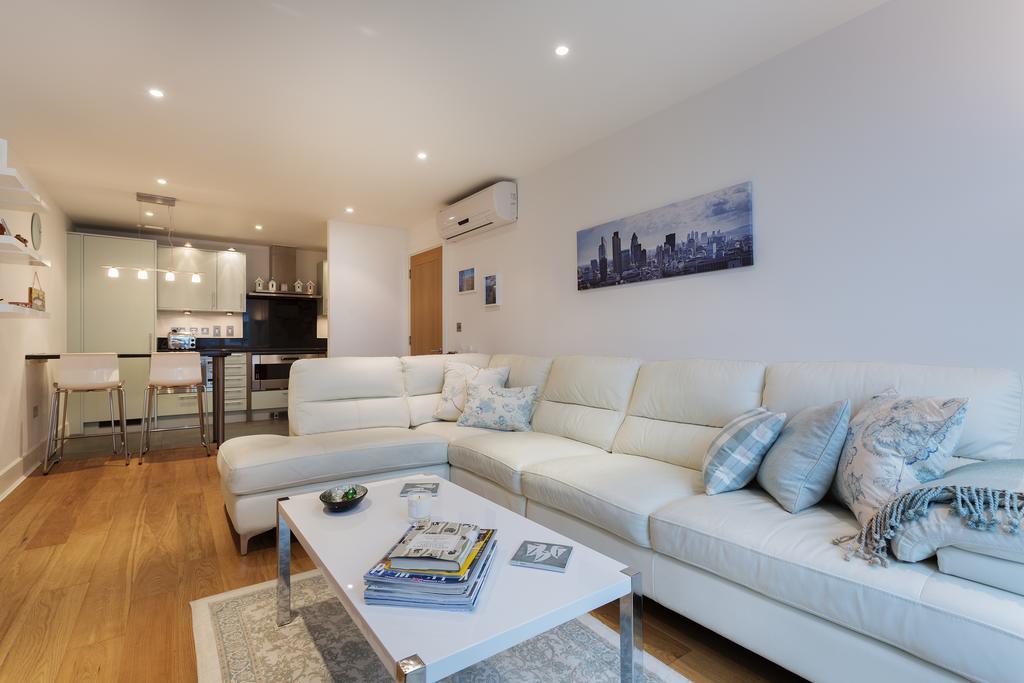 Veeve - Modernist Wharf Apartment Лондон Екстериор снимка